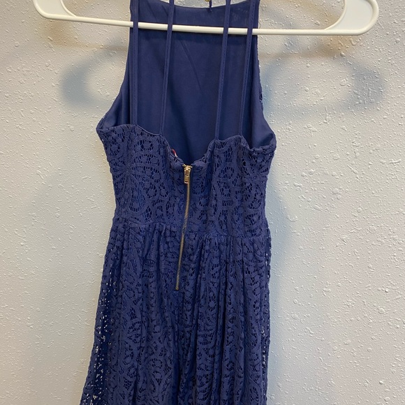 Girl’s dress. - Picture 2 of 3